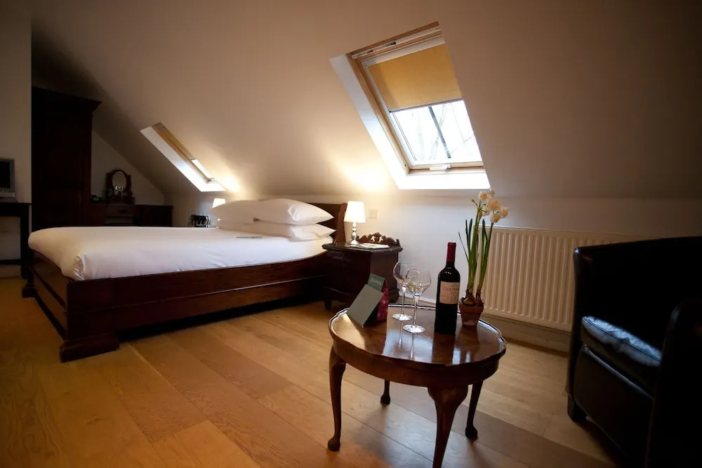 Shave Cross Rooms