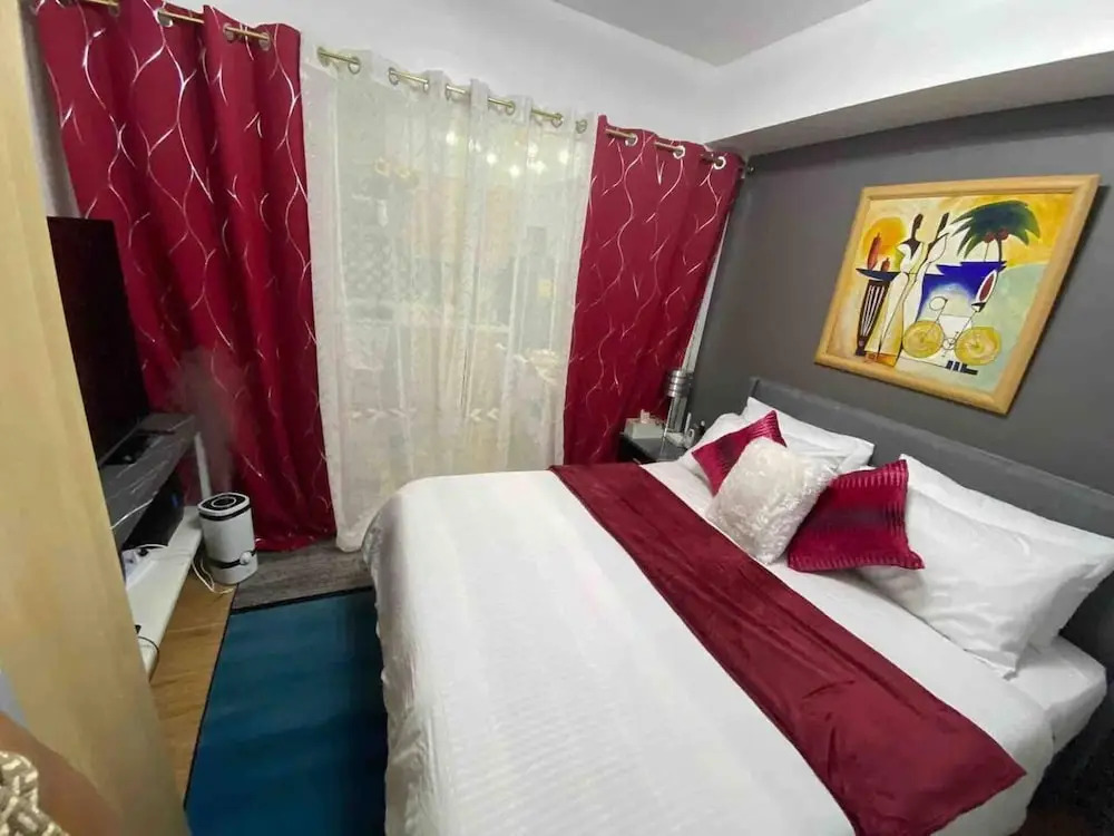 Cozy 1BR Cityview With Balcony and Near Airport