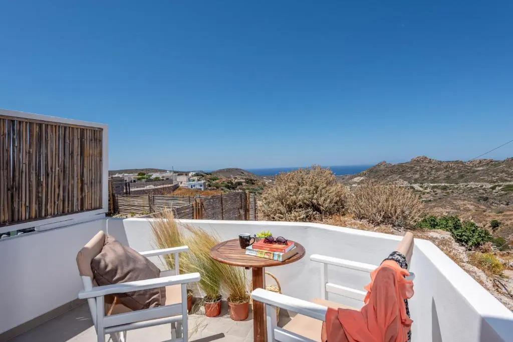 Plakes Sea View Suites