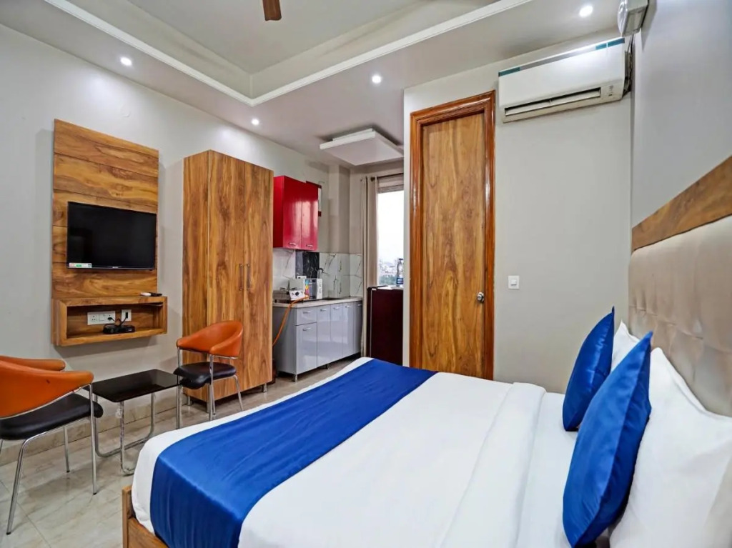 Serviced Apartment near Medanta by BedChambers