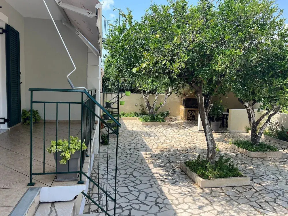Kika Residence - 2 Bedroom House With Barbeque