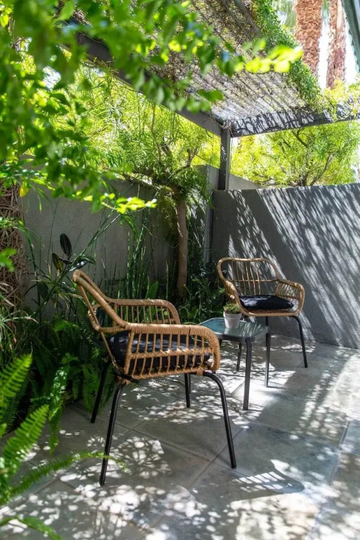 Covered Patio, Pool & Games: Home in Palm Springs