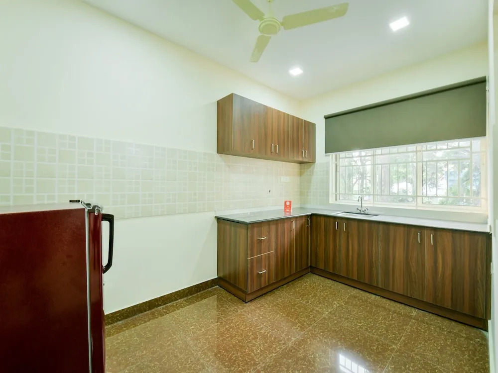 Kadavil Suites by OYO Rooms