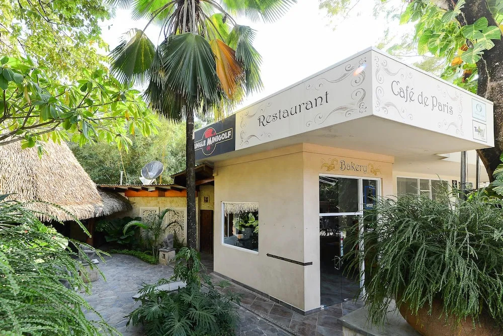 Cafe de Paris B&B