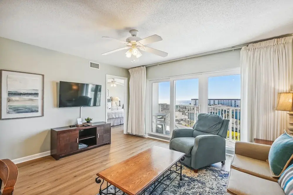 Seacrest 715B is a 2 BR Gulfside on Okaloosa Island by RedAwning