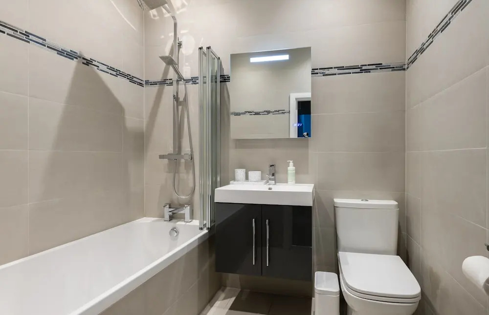 The Camden Retreat - Modern & Spacious 4BDR Home with Garden
