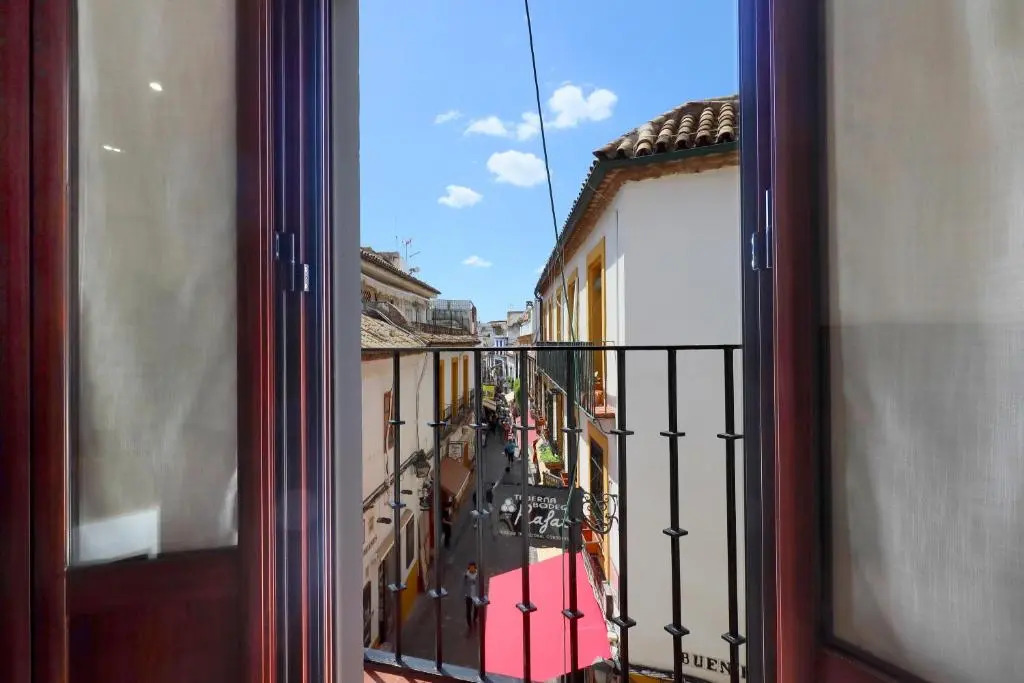 19 Calle Buen Pastor