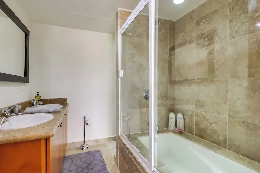 Chic Cabo Condo - Walk to Marina & Downtown!