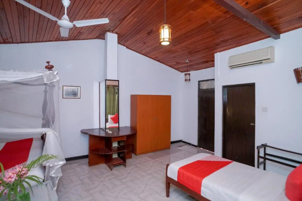 Sea View Hotel 02 By OYO Rooms