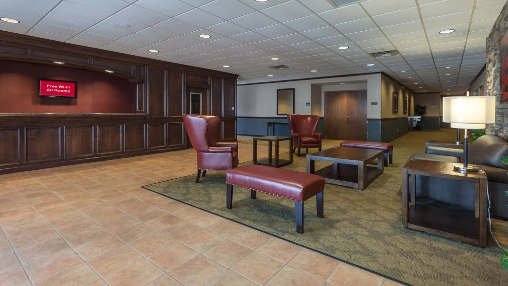 Red Roof Inn & Suites DeKalb