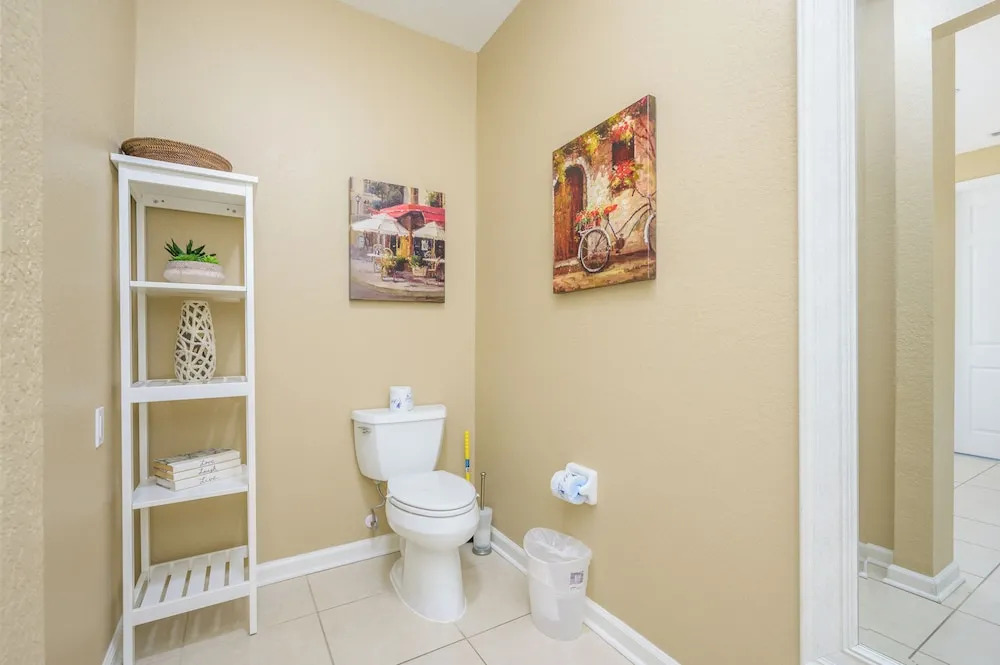 Epic Universe Premium Lake View Condo, Vista Cay - 1007