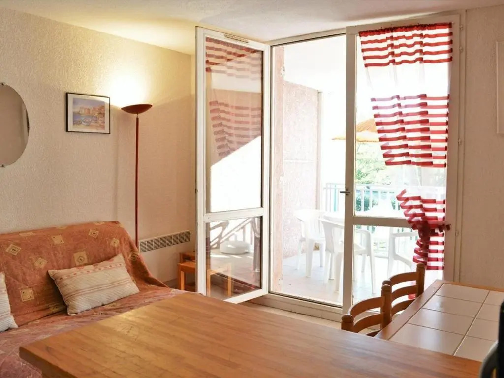 Appartement Le Lavandou, 2 pièces, 6 personnes - FR-1-251-377