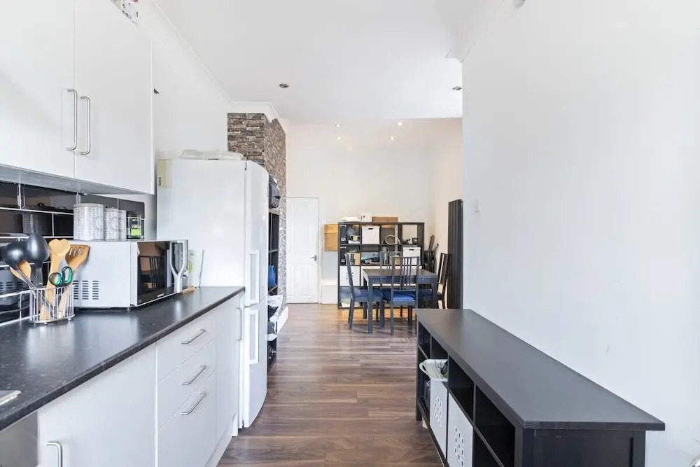 Bright & Cosy Two Bedroom Apt Close to Canning Town Tube