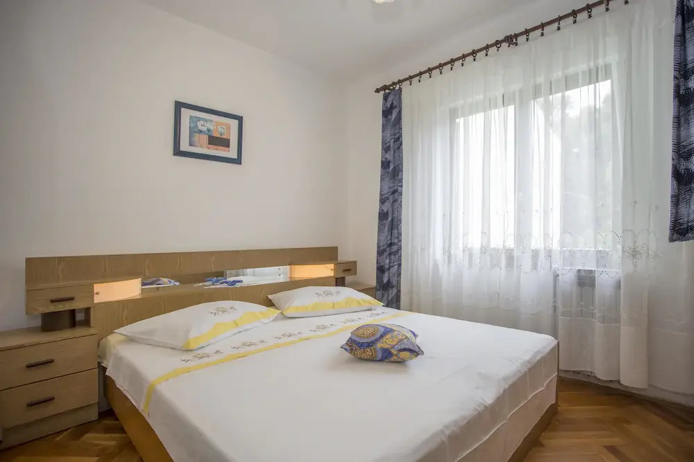 Apartments Rina 179