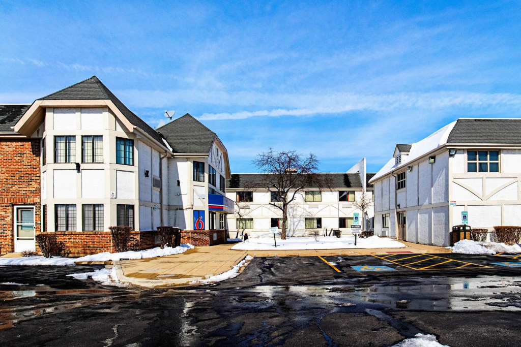Motel 6-Palatine, IL - Chicago Northwest
