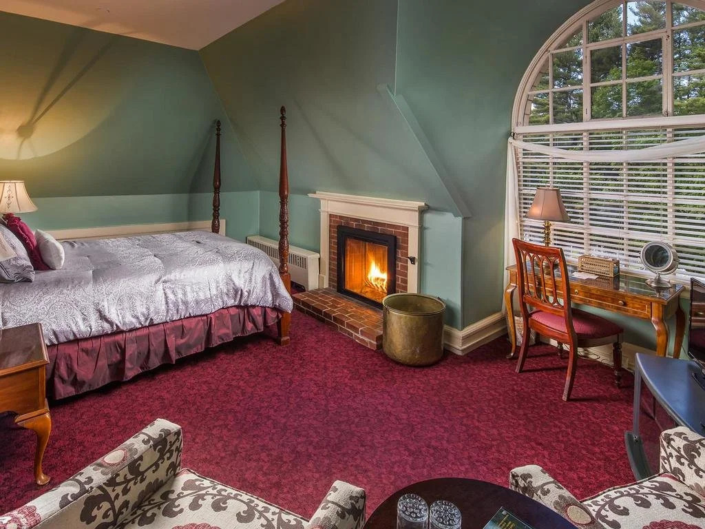 Stonehurst Manor Breakfast & Dinner Included