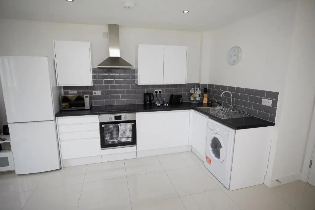 Spire View - 1 Bedroom, sleeps 4, parking Wifi