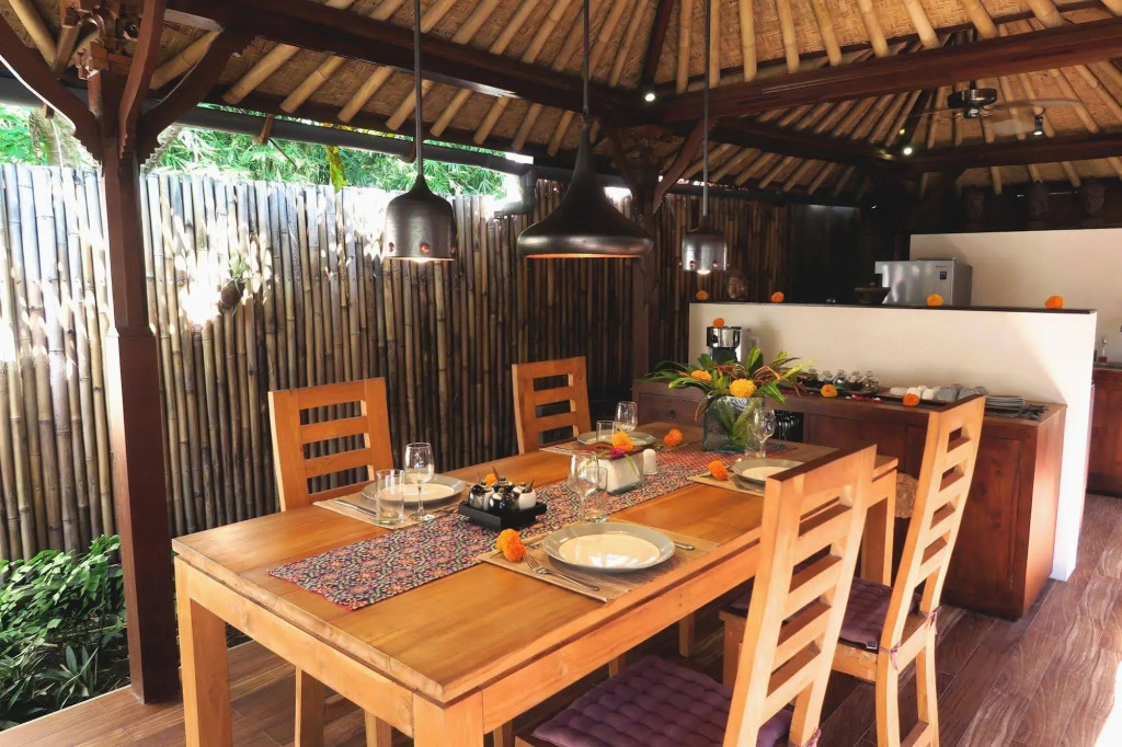 Cili Emas Oceanside Resort