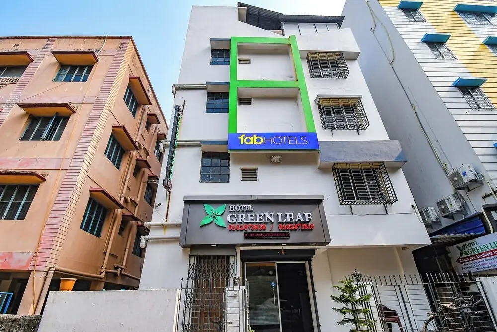 Collection O Green Leaf Near Acropolis Mall