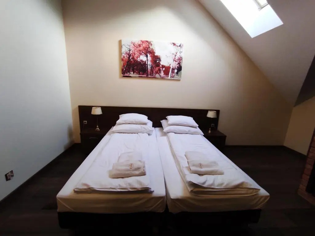 Złota Jesień Restauracja i Noclegi nad jeziorem