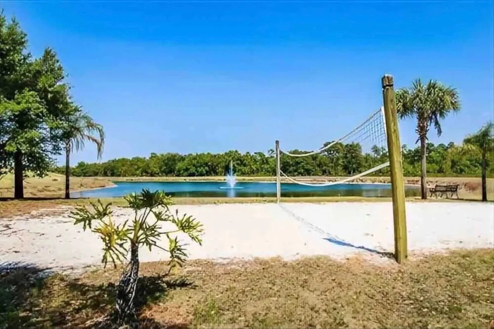 Comfy Disney Themed Oasis 1br Near Parks 1 Bedroom Townhouse by RedAwning