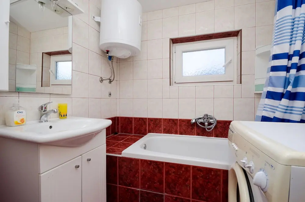 Apartments Mladen
