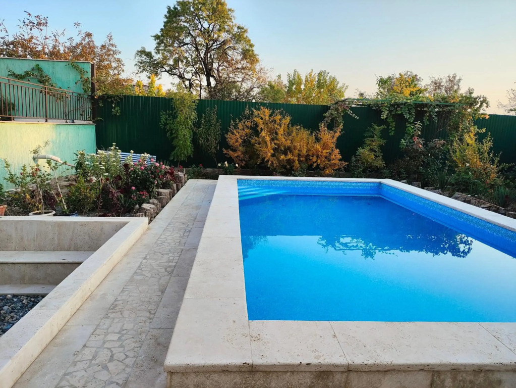Artur's Poolside EXciting Rest house of 5 rooms