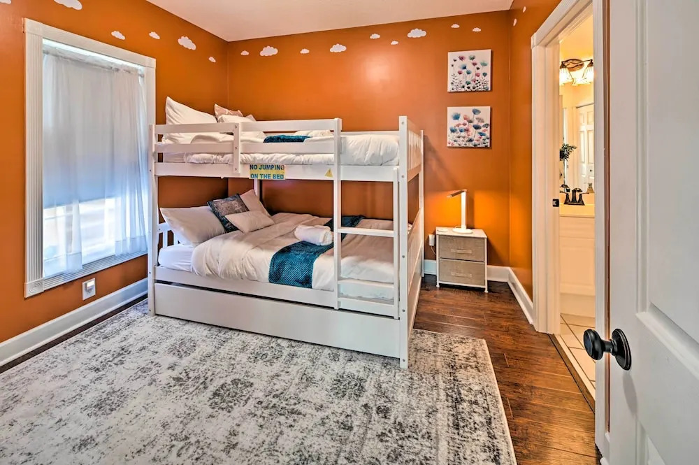 Bright Myrtle Beach Condo w/ Balcony!