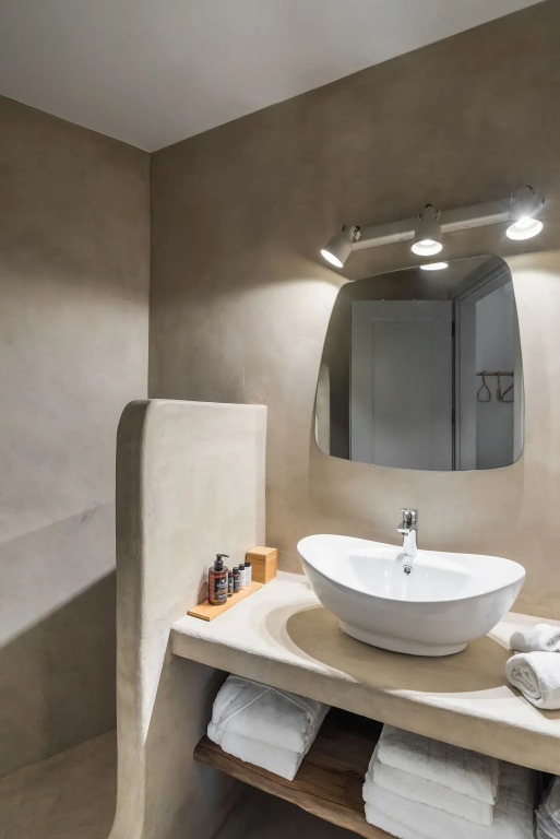 Chora Kythnos Suites adults only