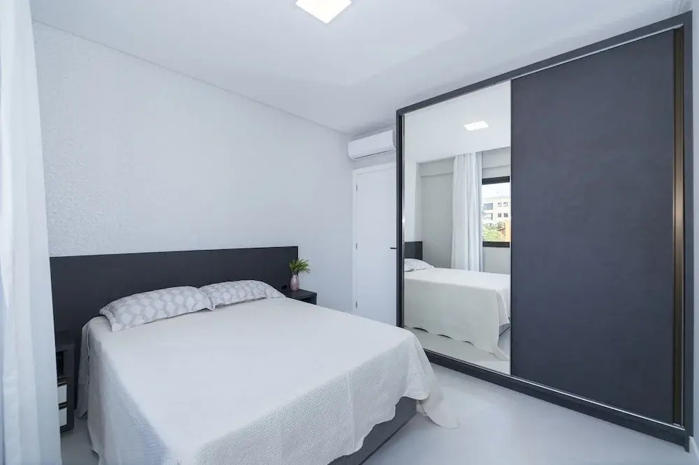 Lindo Apto com 2 suites em Bombinhas 813
