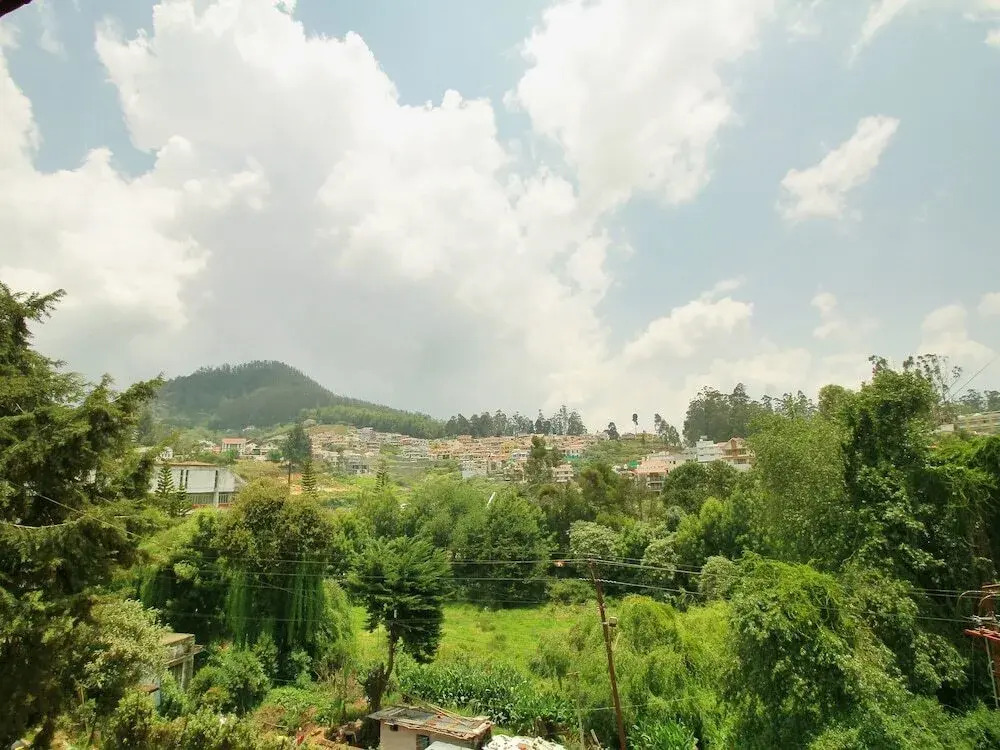 The Greenery - Holiday Inn by OYO Rooms