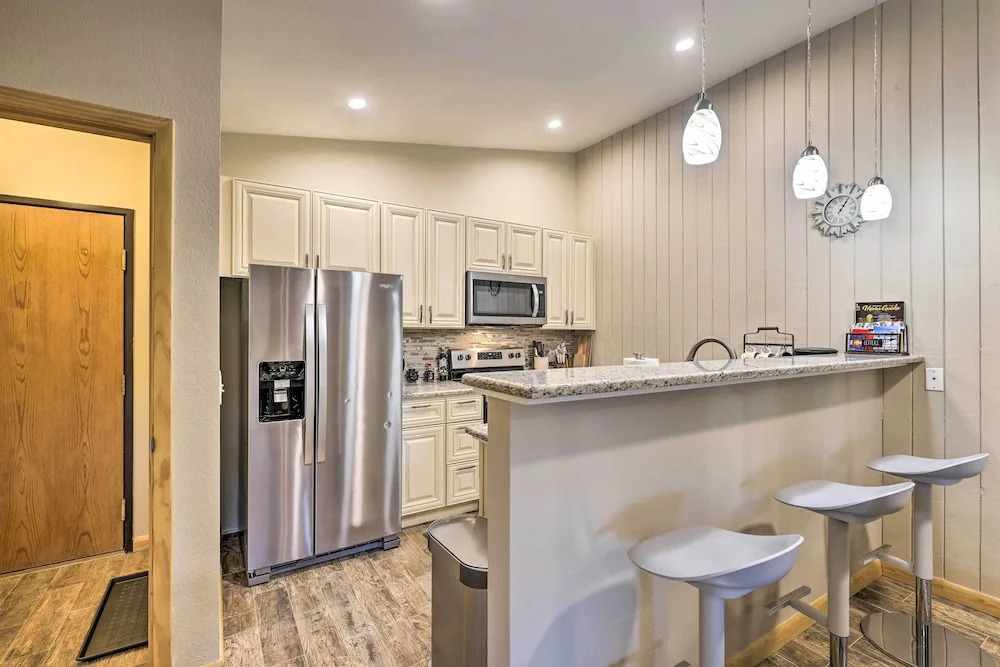 Cozy Winter Park Condo, Walk to Ski Shuttle!