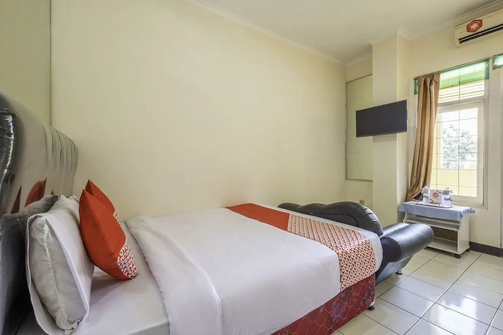 OYO Flagship 1779 Syahransah Guest House
