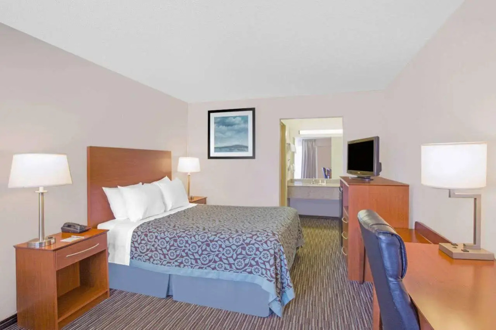 Days Inn by Wyndham Wilmington / University
