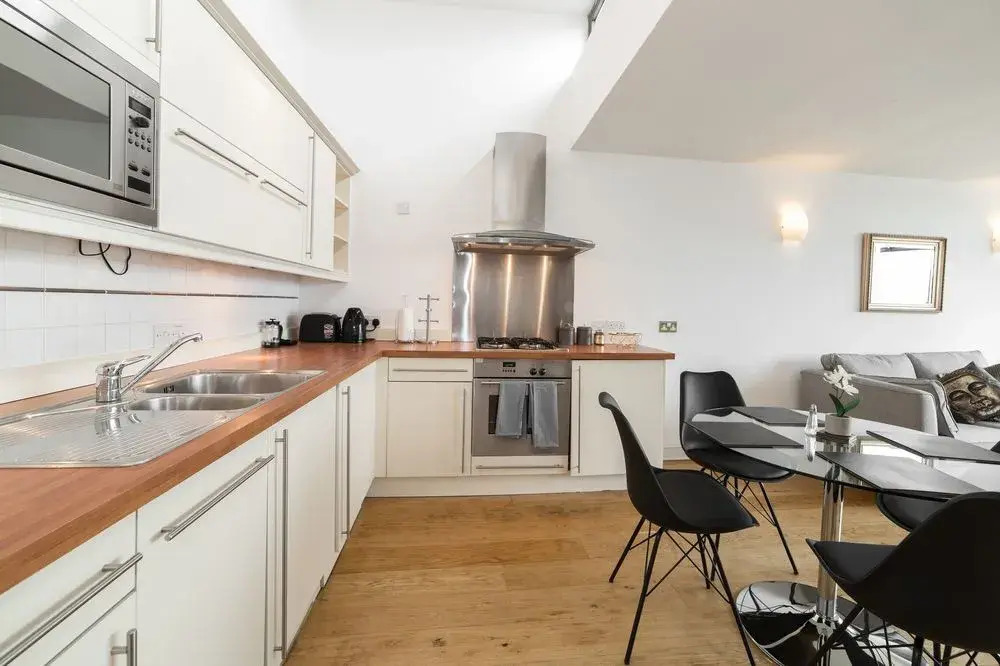 Excel Apartments Bloomsbury 2