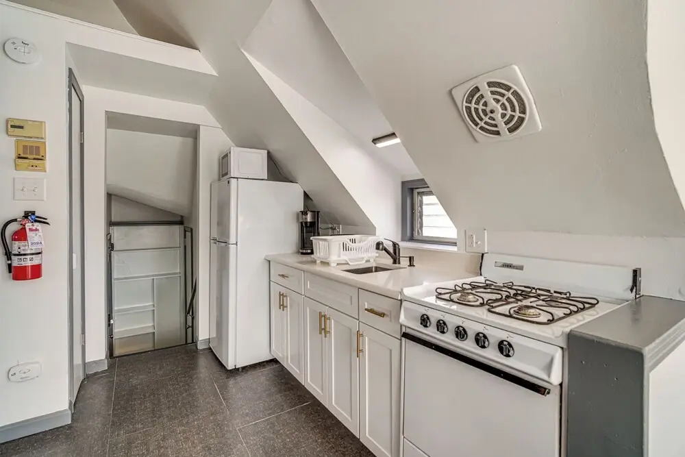 Steps to Beach: Couple's Retreat in Ocean City!