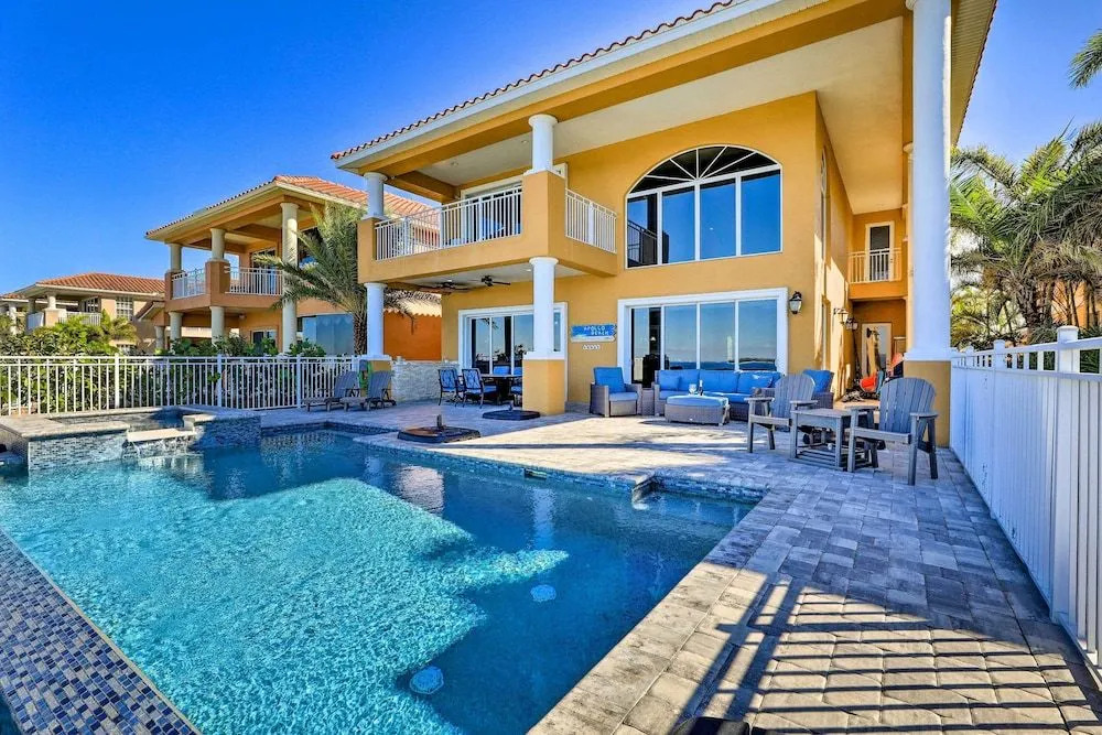 Apollo Beach House w/ Private Pool + Hot Tub