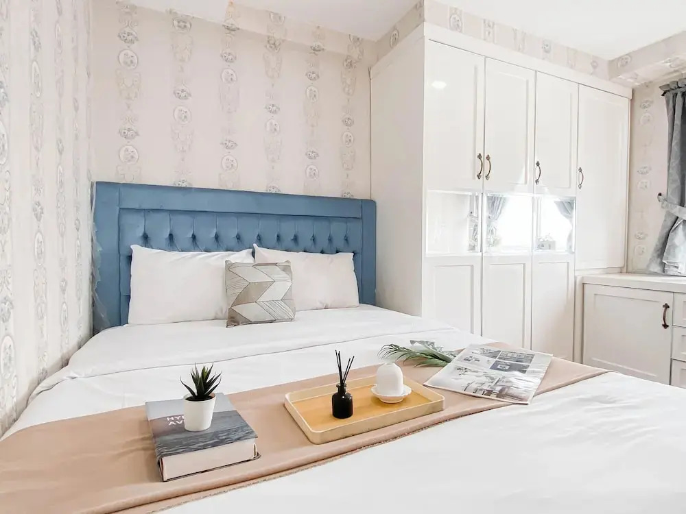 White Accent 1Br Near Mall At Bassura City Apartment
