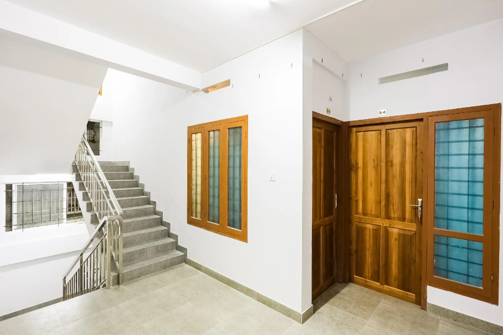 OYO 73329 Rk Hotel