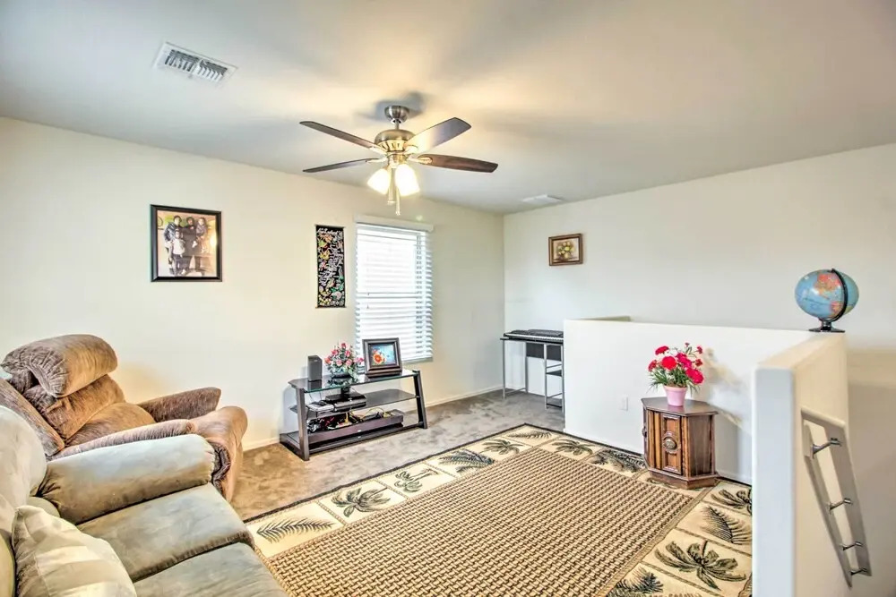 Sunlit Tucson Escape w/ Patio ~ 10 Mi to Dwtn!