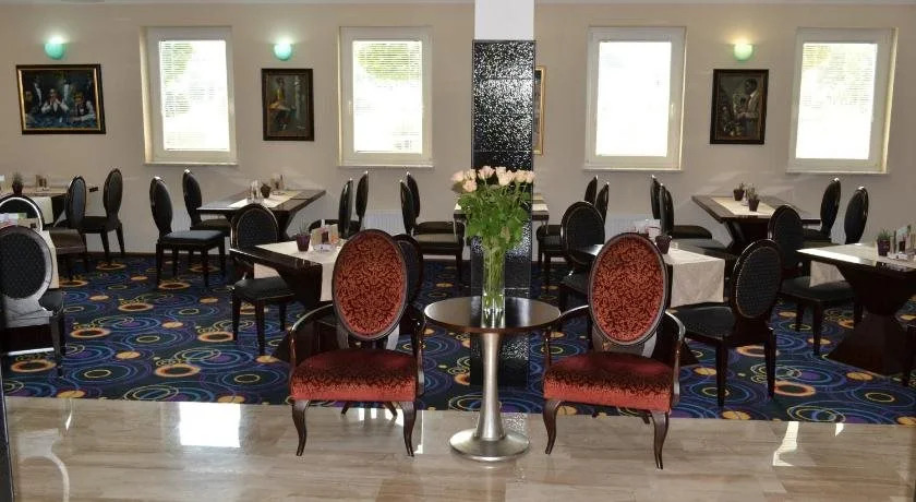 Hotel 365
