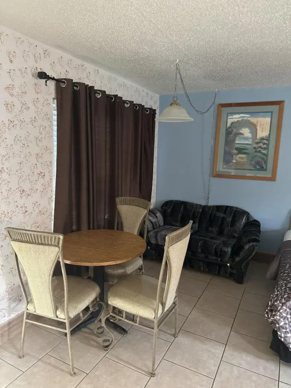 THE FLORIDIAN INN