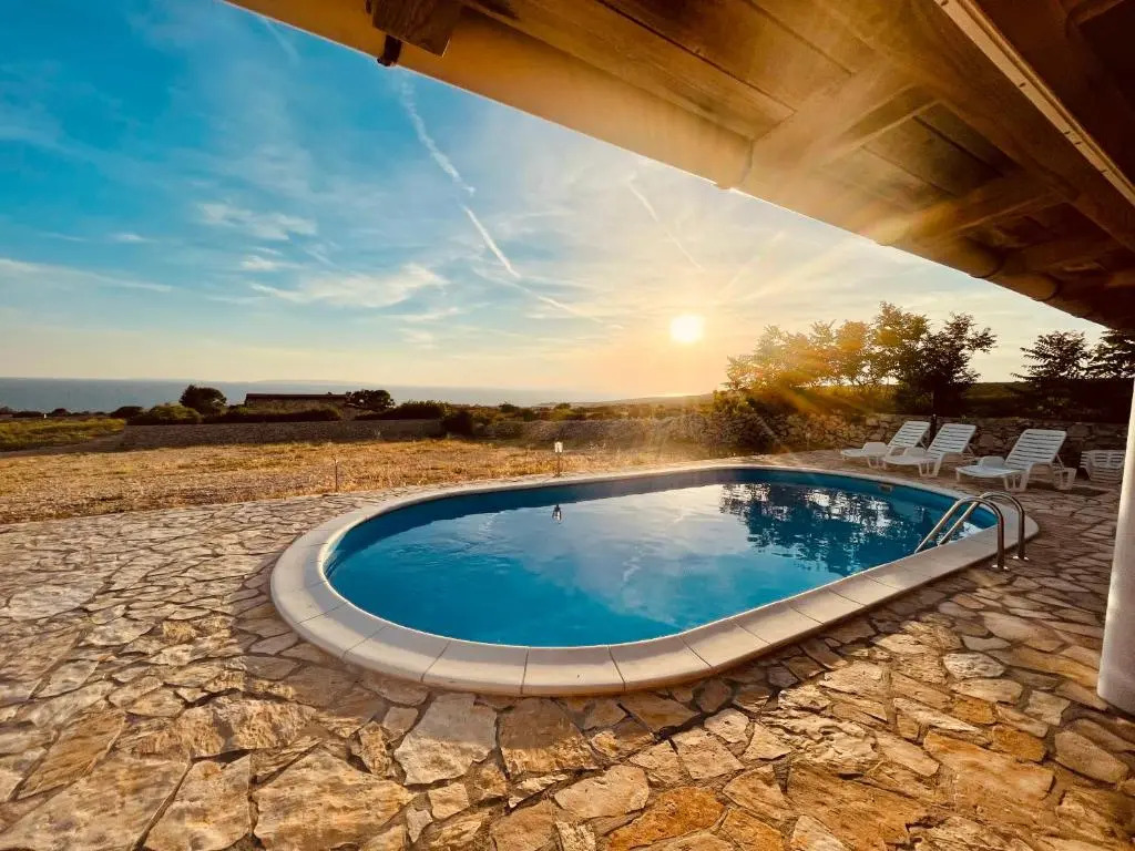 Villa Lara with Pool, Novalja