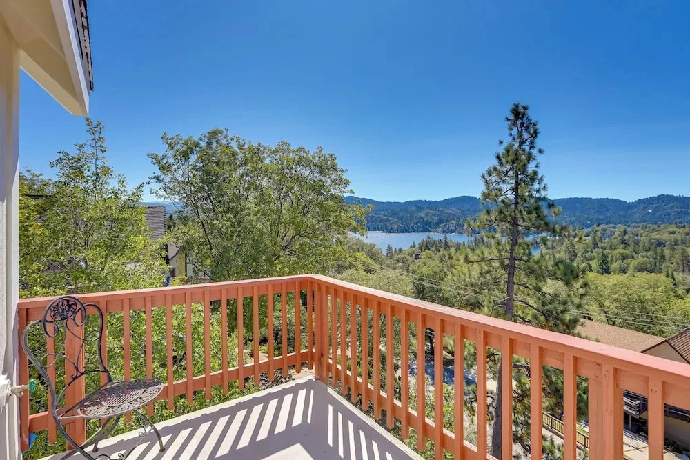 Lake Arrowhead Home w/ 3 Decks & Stunning Views