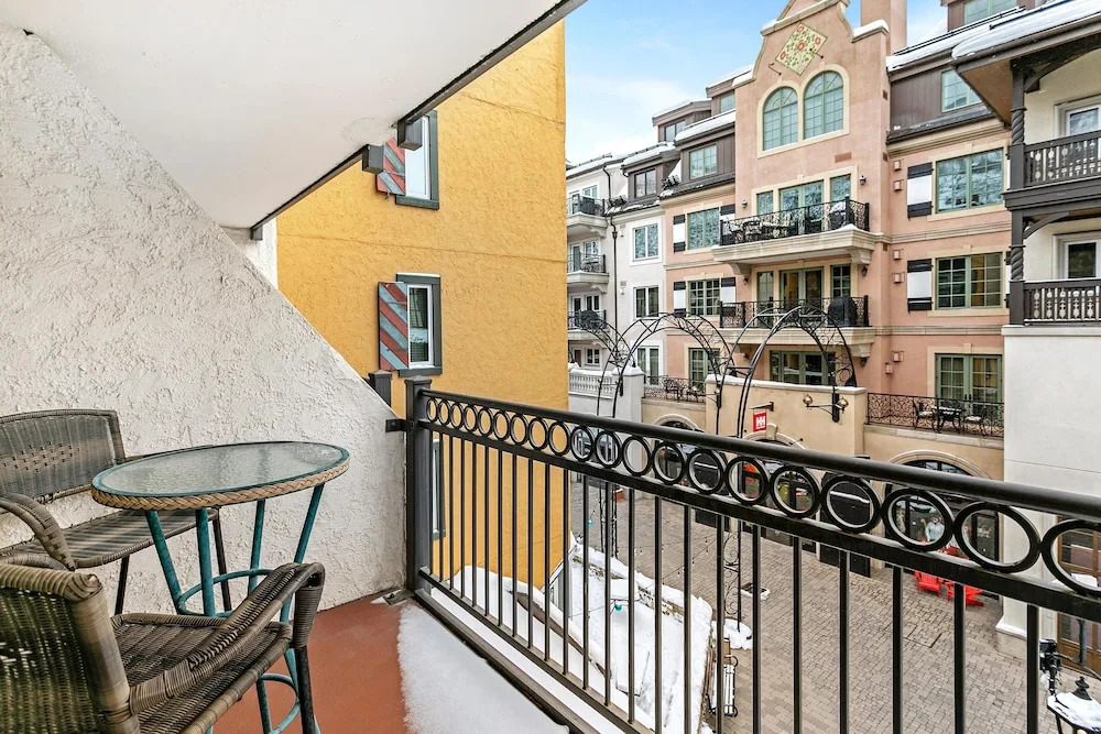 Lifthouse 306, Studio Condo