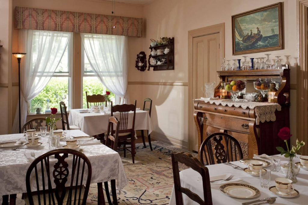 Blueberry Cove Inn