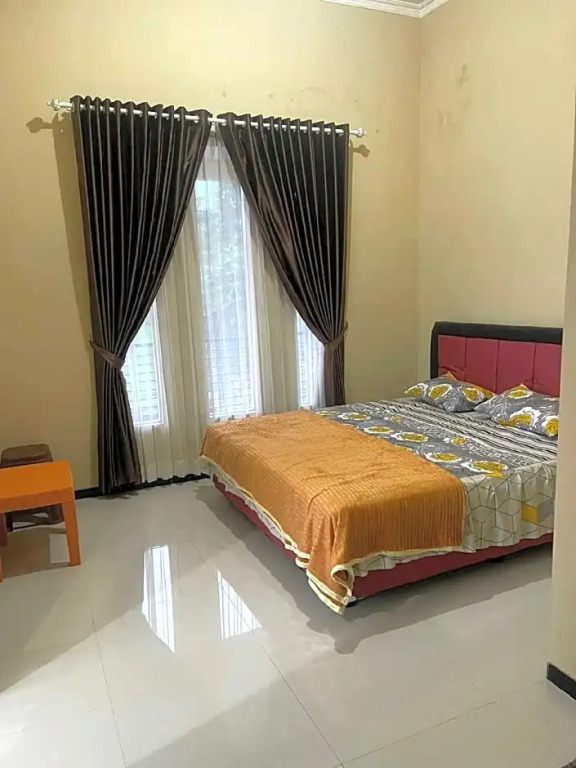 EXPRESS O 91800 Home Stay Chantika