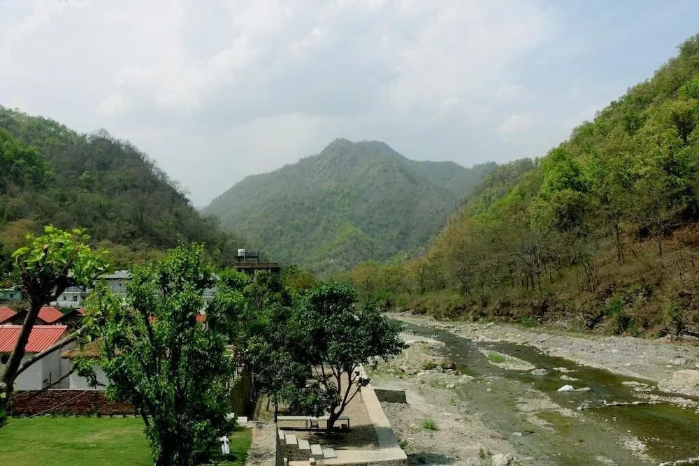 Ezzenza Mahayana Resort & Spa