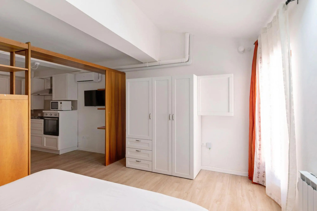 Bright and Cozy Studio by Wonderful Italy