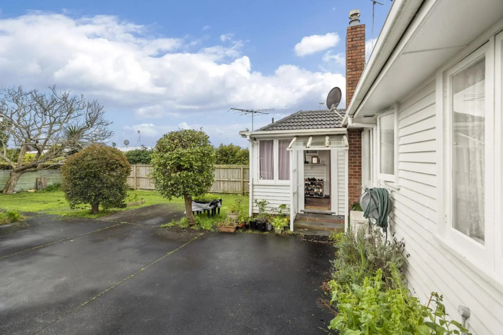 Entire House in Sylvia Park, Central Auckland